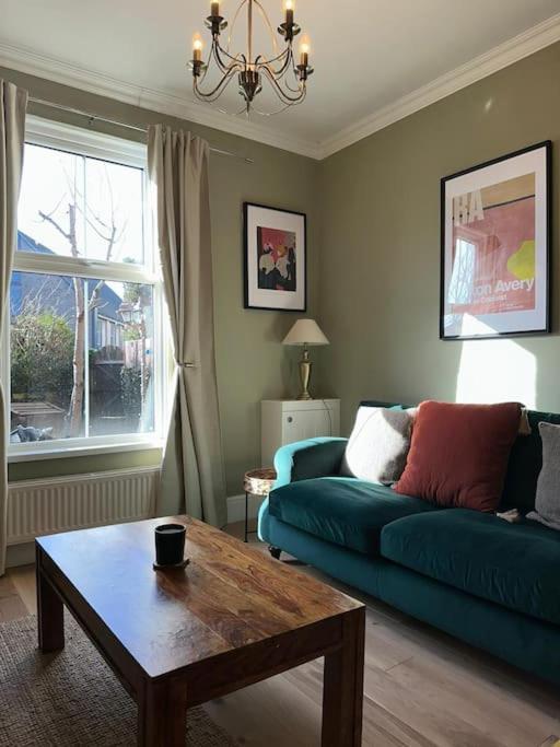 Townhouse In Belfast, Newtownabbey. Villa Buitenkant foto