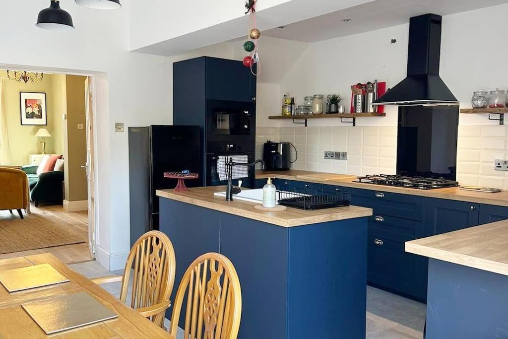 Townhouse In Belfast, Newtownabbey. Villa Buitenkant foto
